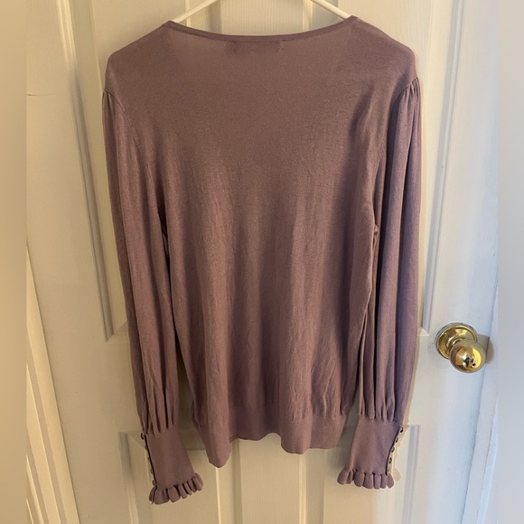 Lauren Ralph Lauren Lavender V-Neck Knit Top Gold Button Ruffle Cuffs Medium - Picture 5 of 8